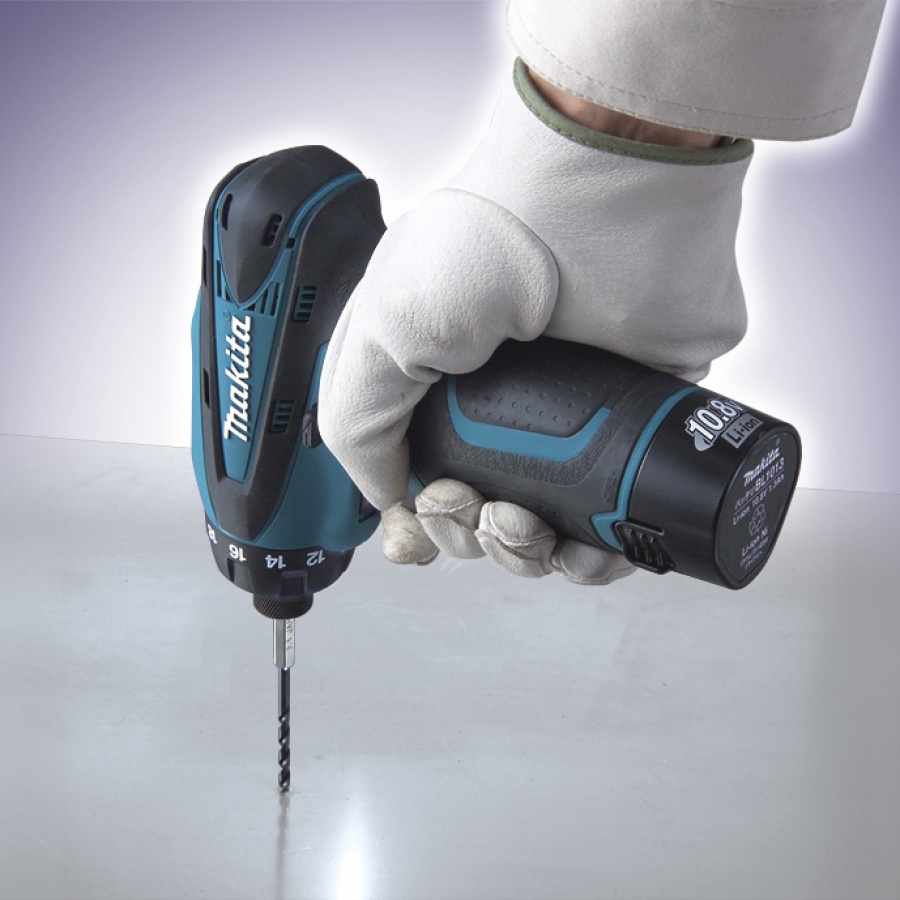 Utilizzo 2 Trapano avvitatore con frizione Makita DF030DWE 10,8V 1,3Ah.