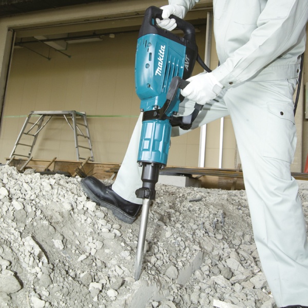 Utilizzo demolitore-1510w-25j-makita-hm1317c-kg-17-large-jpg