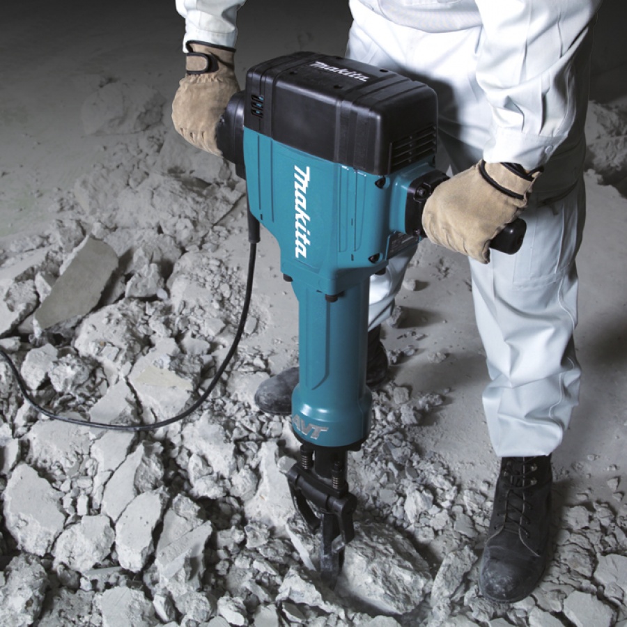 Utilizzo Demolitore 1900w 44,9J Makita HM1810 kg. 32,3