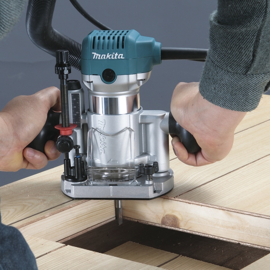 Utilizzo1 Rifilatore con 4 Basi per tagli Inclinati, Offset, ad Affondamento , per Rifilare710w Makita RT0700CX3 710w