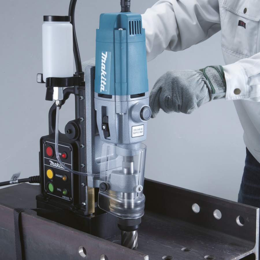 Utilizzo Trapano a colonna base magnetica 1150W Makita HB500