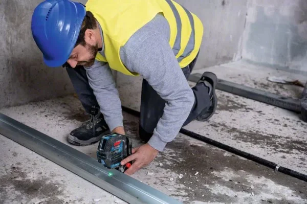 Bosch gcl 2-50 g + dk 10 livella laser professionale a linee verdi con fermaglio da soffitto 0601066m02 0601066m02 - dettaglio 2