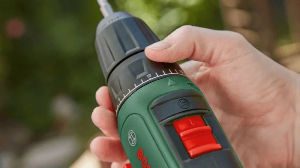 Bosch hobby easyimpact 1200 trapano avvitatore a percussione 12 v con due batterie - dettaglio 3