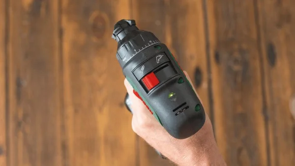 Bosch hobby advanceddrill 18 trapano avvitatore 18 v brushless con due batterie - dettaglio 6