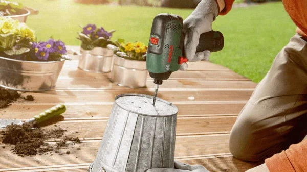 Bosch hobby easyimpactdrive 12 avvitatore ad impulsi 12 v - dettaglio 2