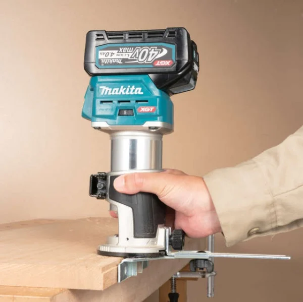 Makita rt001gm205 rifilatore multifunzione xgt 40 v con due batterie - dettaglio 2