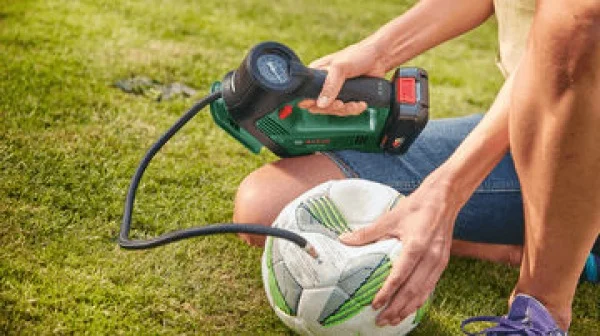 Bosch hobby universalpump 18v compressore portatile a batteria 18 v 0603947101 - dettaglio 5