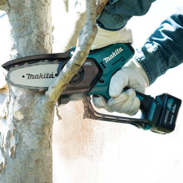 Makita uc100dwa1j potatore a catena 10 cm brushless cxt a batteria 12 v - dettaglio 6
