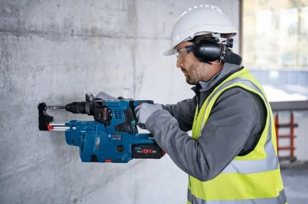 Bosch gbh 18v-28 cf tassellatore sds plus 18 v con mandrino e due batterie 0611921002 - dettaglio 4