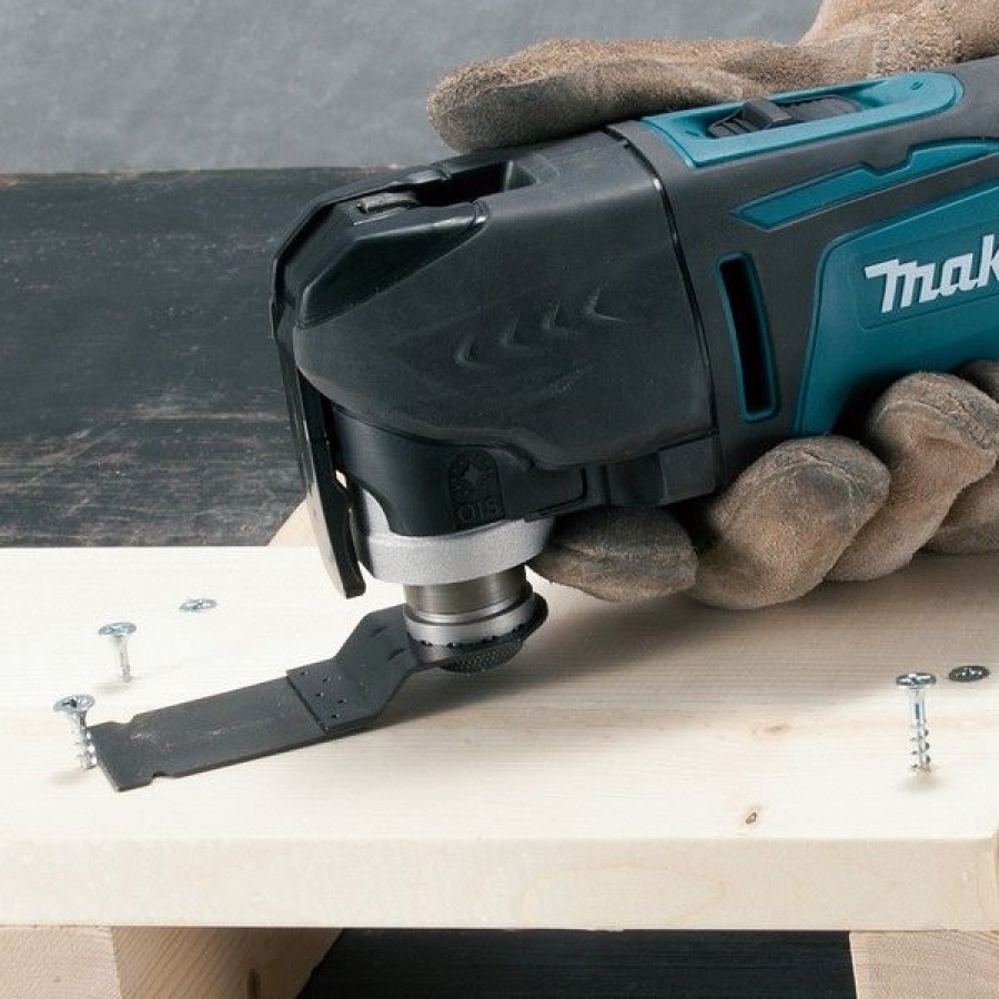 Utilizzo Utensile Multifunzione Makita TM3010CX2J taglio chiodi