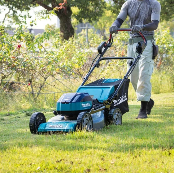 Makita lm004jb101 tagliaerba semovente 54 cm brushless a batteria 64 v - dettaglio 3