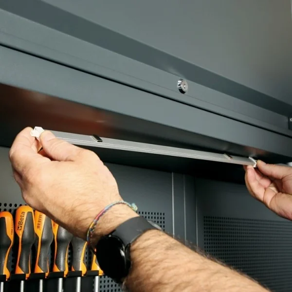 Beta 5000 rsc50/pled profilo alluminio con strip led per arredo officina 050001714 - dettaglio 2