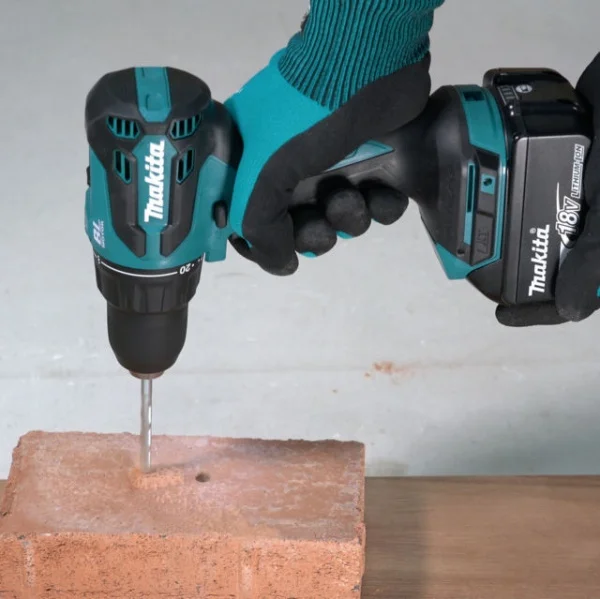 Makita dhp490rfj avvitatore a percussione lxt brushless 18 v 3,0 ah a batteria - dettaglio 4