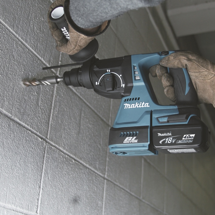 Utilizzo Tassellatore Makita DR243RMJ