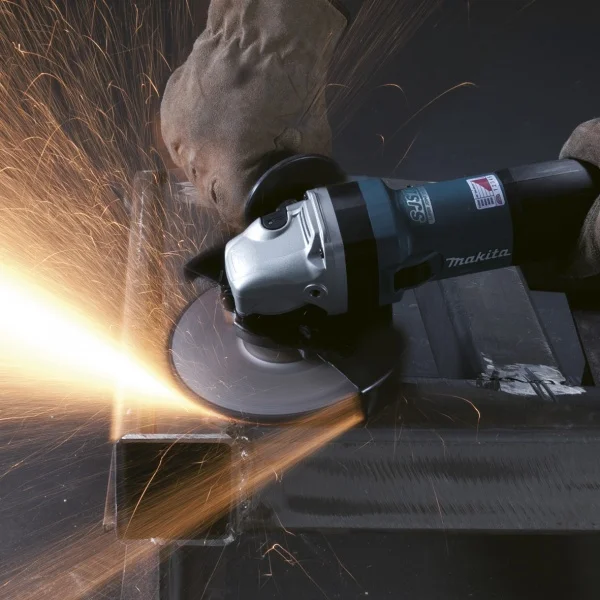 Utilizzo smerigliatrice angolare Makita GA5041