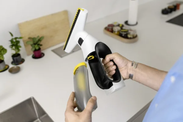 Karcher lavavetri per finestre a batteria wv 2 universal care 1.633-671.0 - dettaglio 3