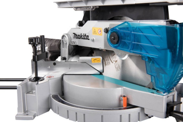 Sega da banco Makita LH1201FL - LH1201FL
